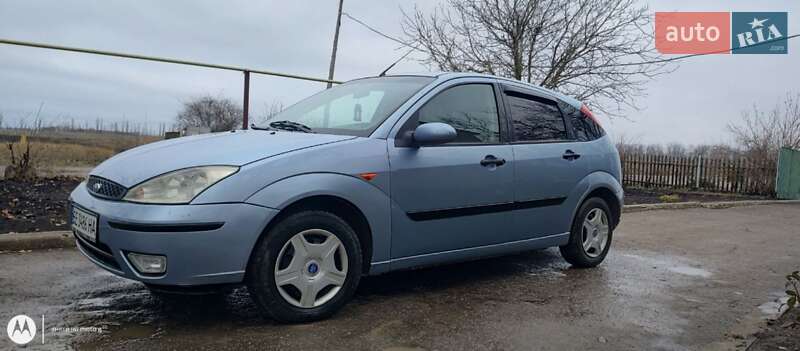 Хэтчбек Ford Focus 2004 в Братском