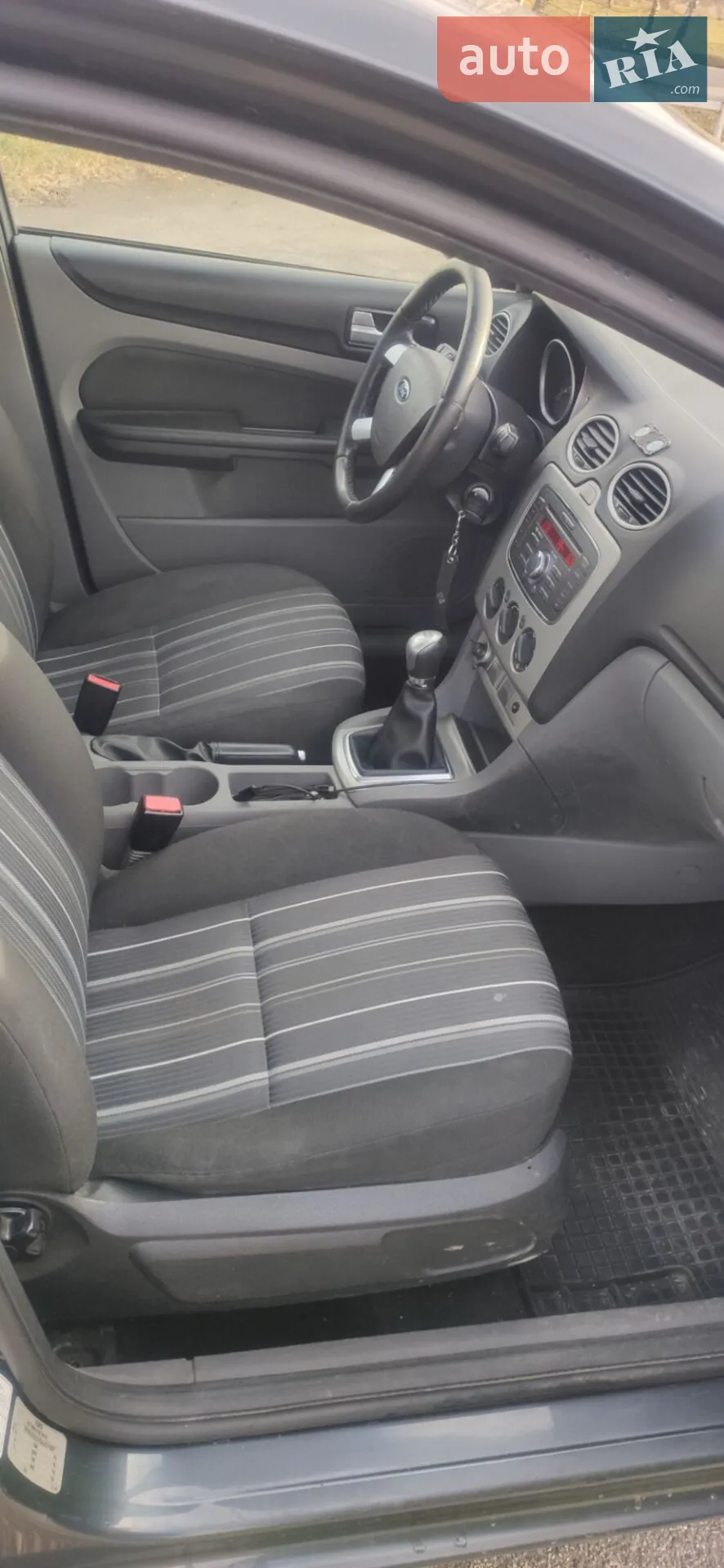 2010 Ford Focus - мініатюра 10