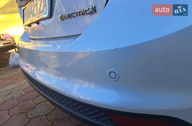 Хэтчбек Ford Focus 2013 в 