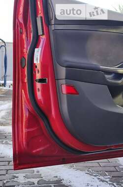Хэтчбек Ford Focus 2015 в 