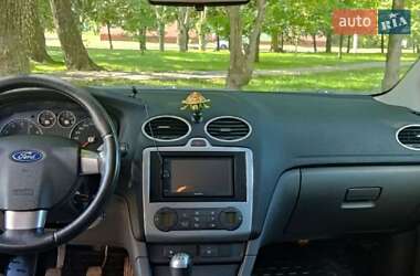 Седан Ford Focus 2005 в 