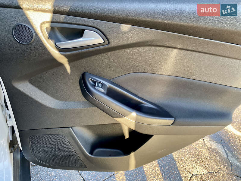 Седан Ford Focus 2015 в Николаеве фото 31 Седан Ford Focus 2015 в Николаеве