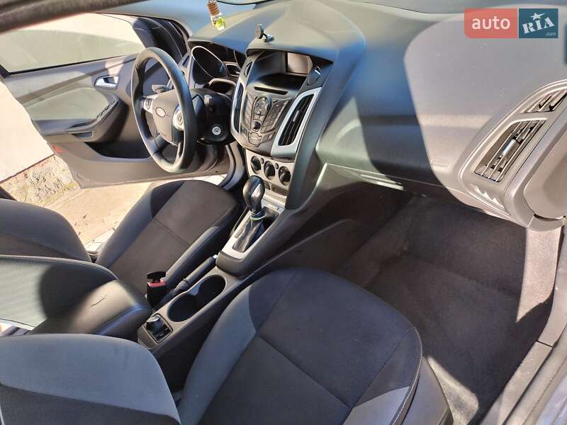 Седан Ford Focus 2014 в Березане фото 15 Седан Ford Focus 2014 в Березане
