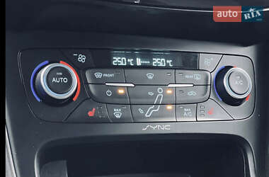 Хэтчбек Ford Focus 2016 в 