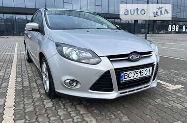Хэтчбек Ford Focus 2011 в 