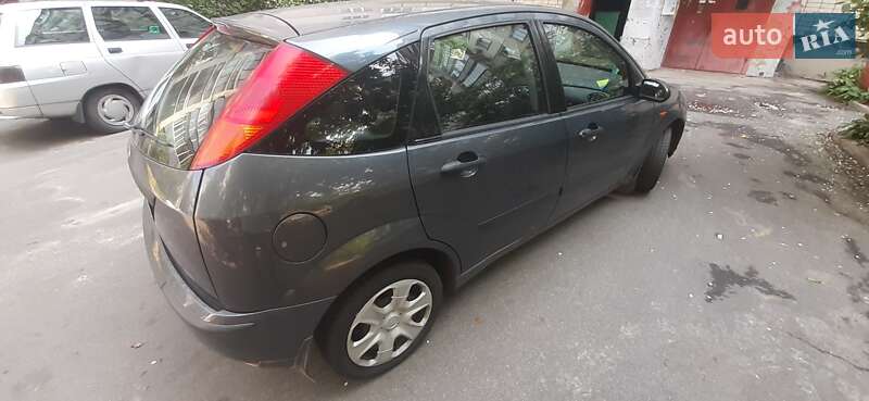 Хэтчбек Ford Focus 2003 в Чернигове