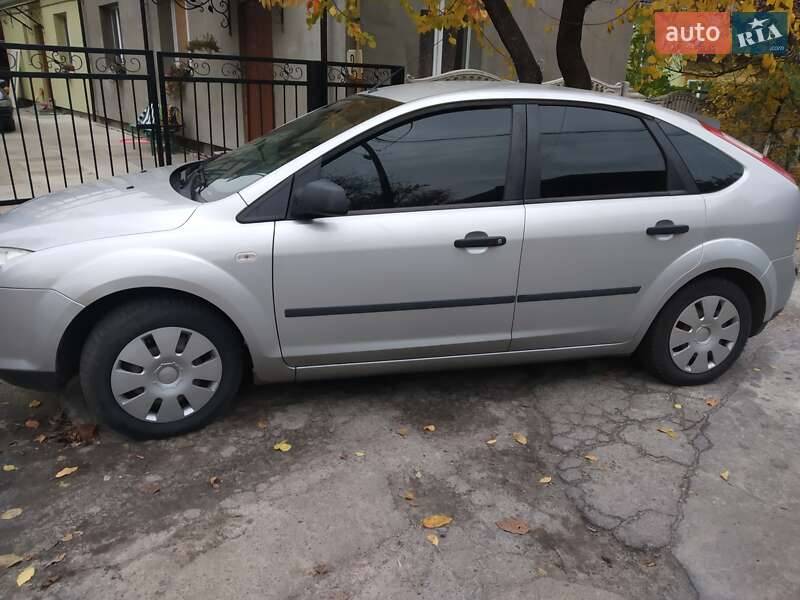 Хэтчбек Ford Focus 2007 в Ровно