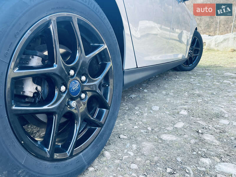 Хэтчбек Ford Focus 2016 в Долине