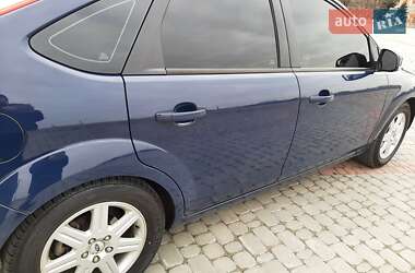 Хетчбек Ford Focus 2010 в 