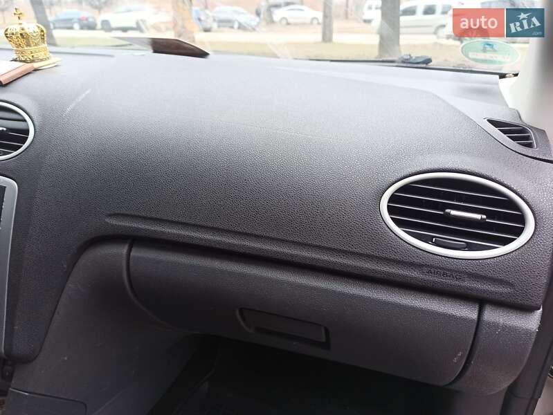 Універсал Ford Focus 2006 в Чернівцях