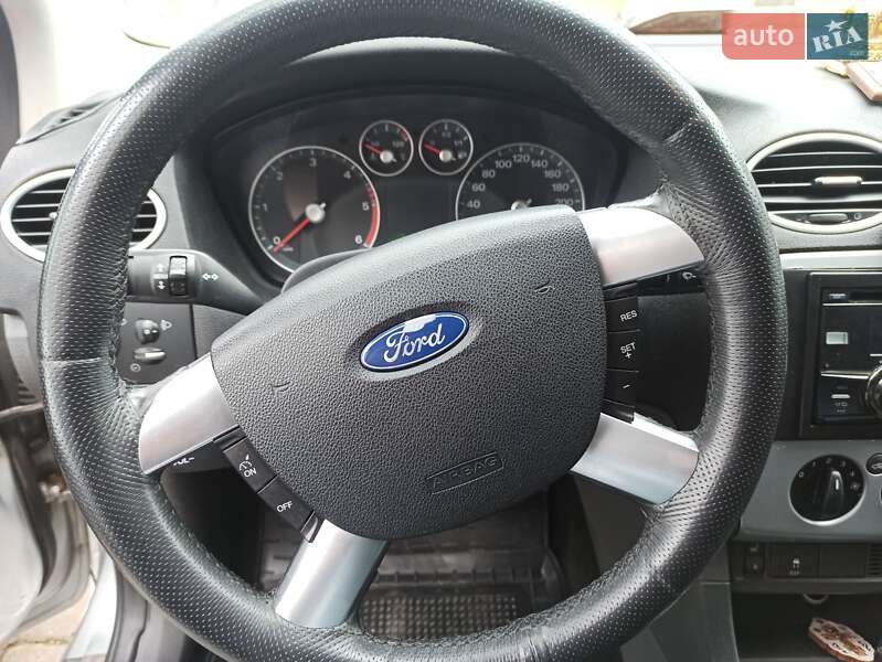 Універсал Ford Focus 2006 в Чернівцях