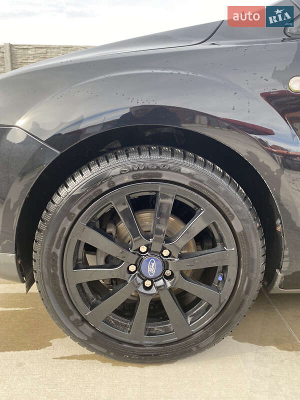 Хэтчбек Ford Focus 2006 в Тячеве