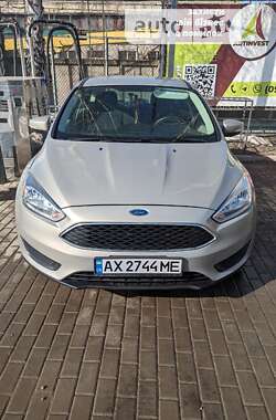 Хэтчбек Ford Focus 2015 в 