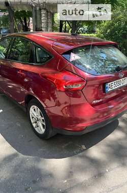 Хетчбек Ford Focus 2015 в Дніпрі