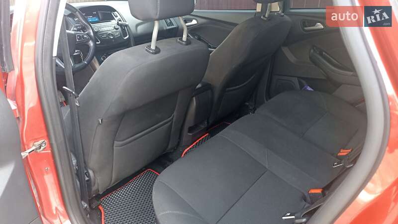 Хэтчбек Ford Focus 2015 в Андрушевке