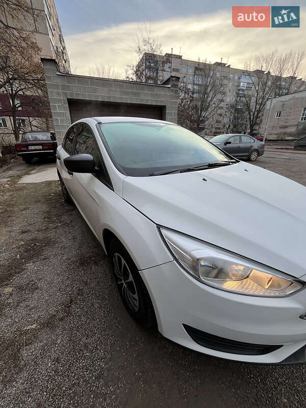 Седан Ford Focus 2015 в Кривом Роге