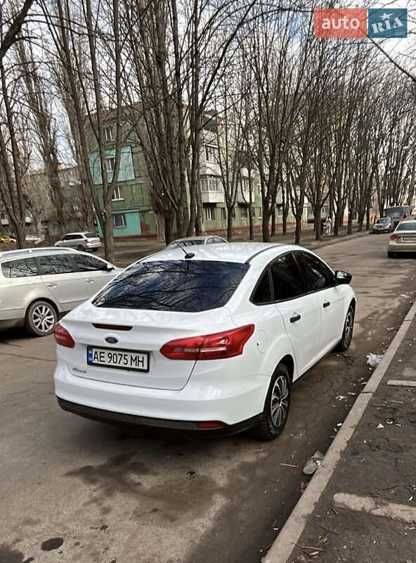 Седан Ford Focus 2015 в Кривом Роге