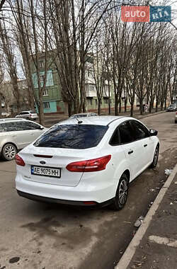 Седан Ford Focus 2015 в 