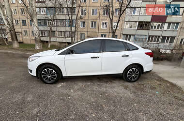 Седан Ford Focus 2015 в 
