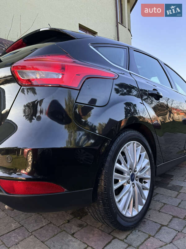 Хэтчбек Ford Focus 2015 в Рожнятове
