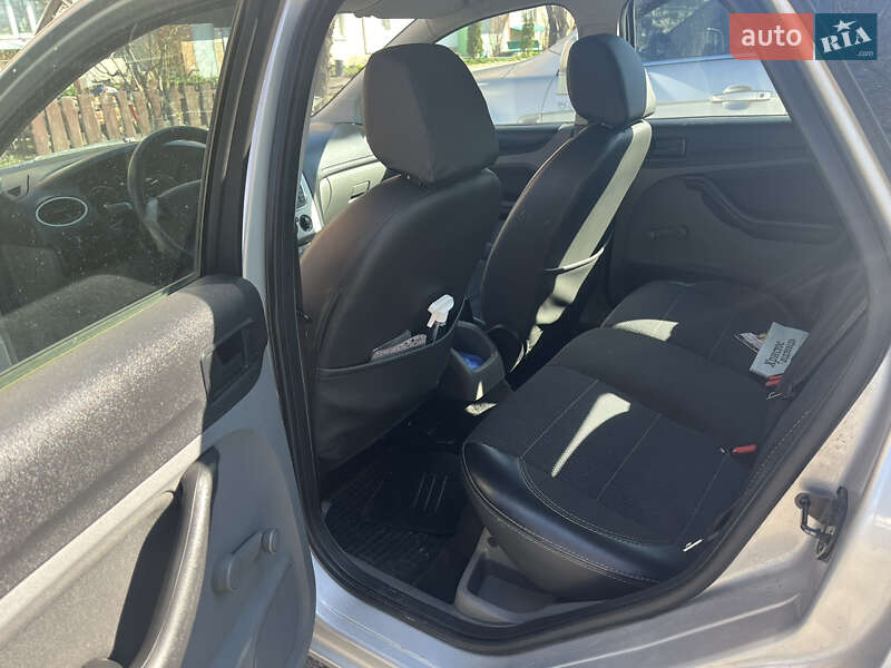 Хетчбек Ford Focus 2011 в Сумах
