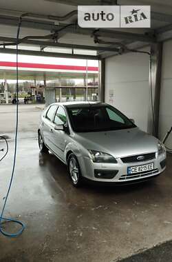 Хэтчбек Ford Focus 2005 в Черновцах