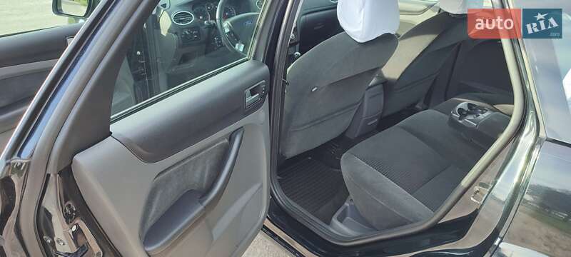 Седан Ford Focus 2007 в Горишних Плавнях