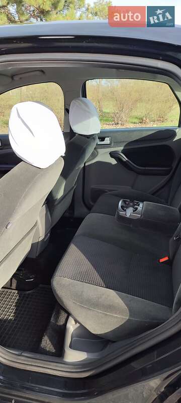 Седан Ford Focus 2007 в Горишних Плавнях