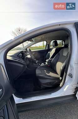Хэтчбек Ford Focus 2013 в 