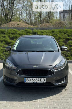 Хэтчбек Ford Focus 2015 в Тернополе