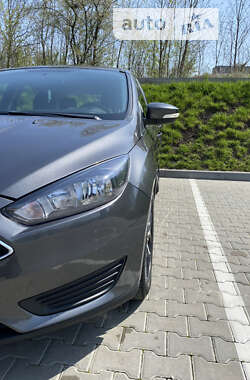 Хэтчбек Ford Focus 2015 в Тернополе