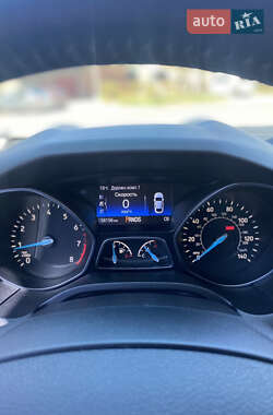 Хэтчбек Ford Focus 2015 в 