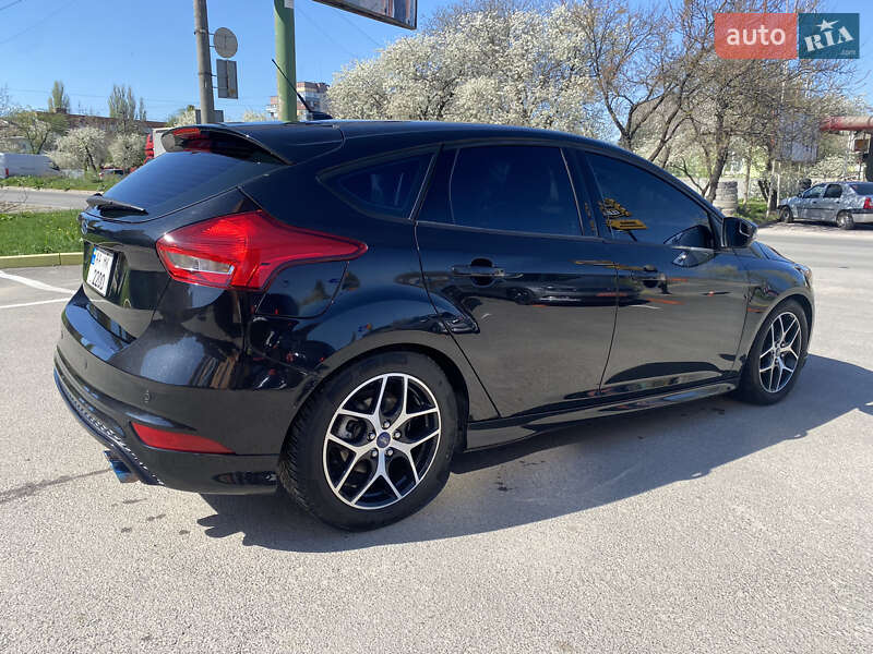 Хэтчбек Ford Focus 2015 в Каменец-Подольском