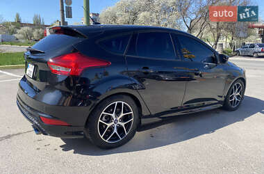 Хэтчбек Ford Focus 2015 в 