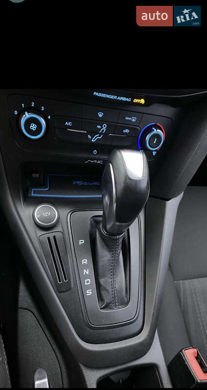 Хэтчбек Ford Focus 2015 в Каменец-Подольском