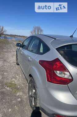 Хэтчбек Ford Focus 2012 в Вышгороде