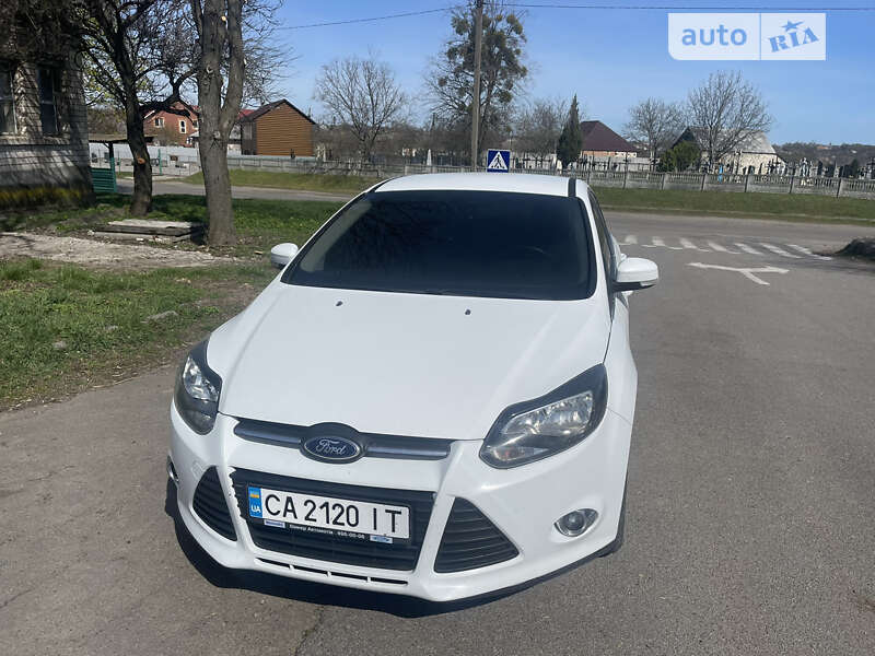 Хэтчбек Ford Focus 2013 в Тростянце