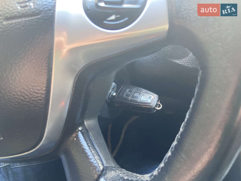 Седан Ford Focus 2013 в Днепре