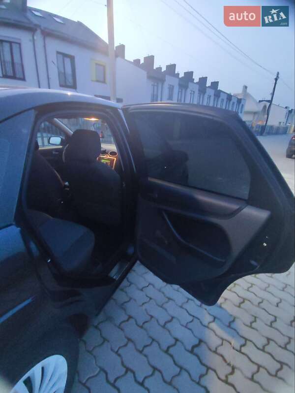 Седан Ford Focus 2006 в Львові