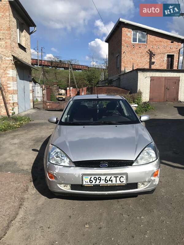 Хэтчбек Ford Focus 2000 в Львове