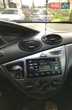 Хетчбек Ford Focus 2000 в Львові