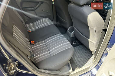 Хэтчбек Ford Focus 2007 в 