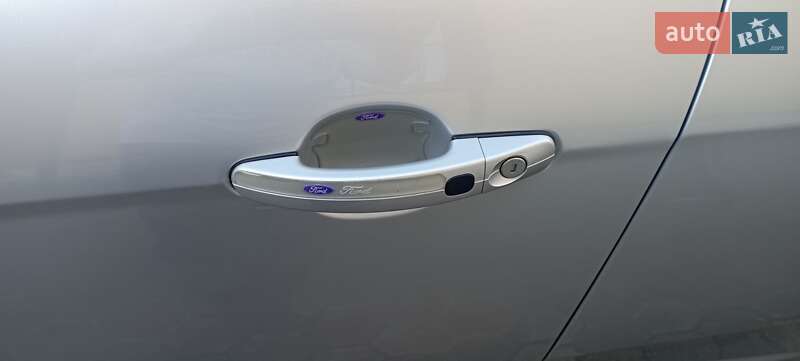 Хэтчбек Ford Focus 2015 в Звягеле