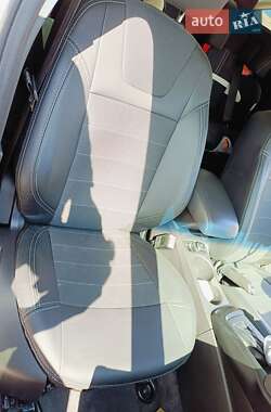 Седан Ford Focus 2011 в 