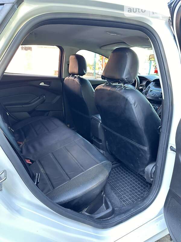 Седан Ford Focus 2015 в Львове фото 9 Седан Ford Focus 2015 в Львове