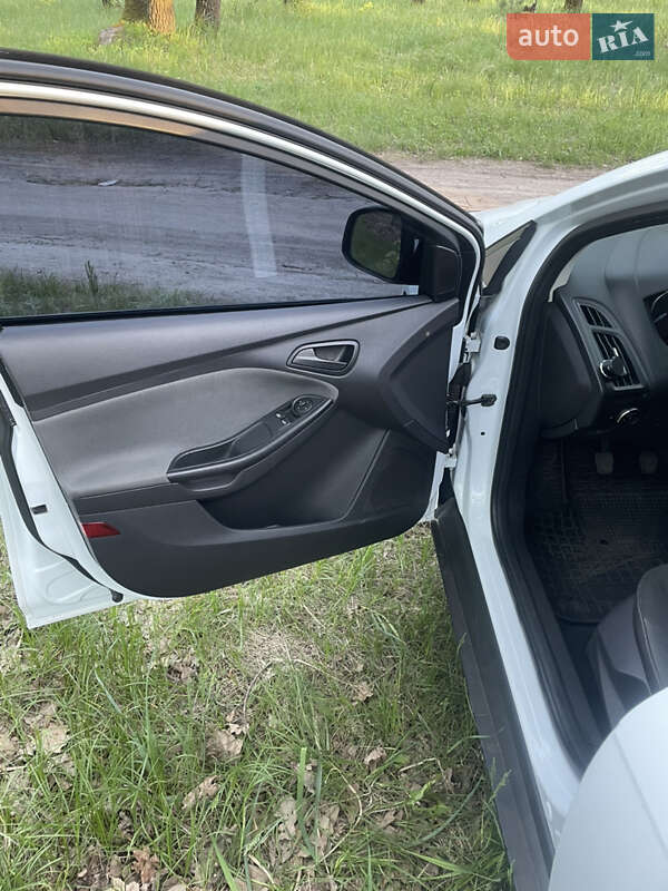 Хэтчбек Ford Focus 2012 в Полтаве фото 12 Хэтчбек Ford Focus 2012 в Полтаве