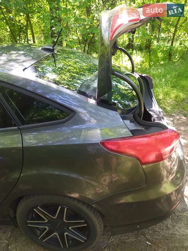 Седан Ford Focus 2015 в Запорожье