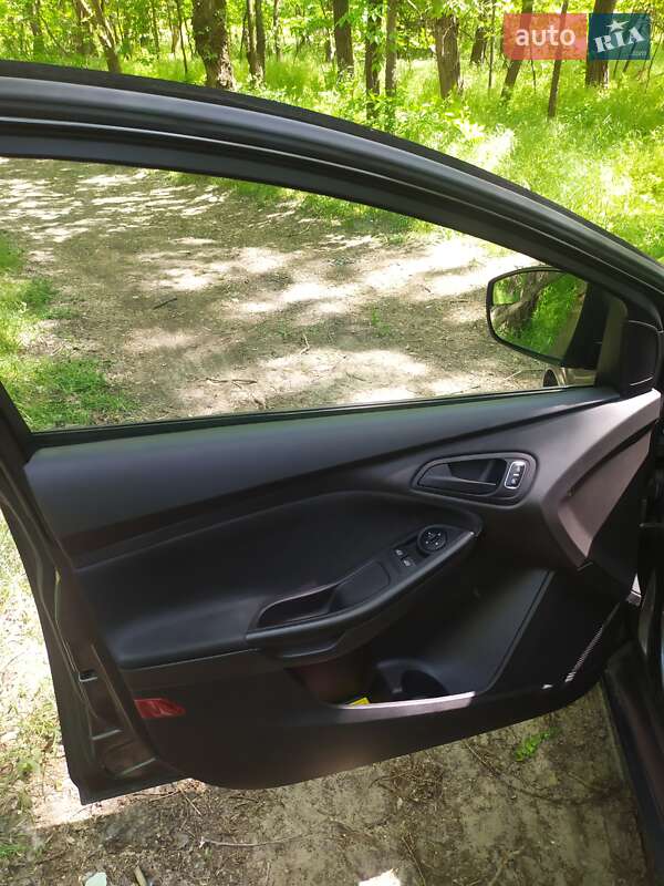Седан Ford Focus 2015 в Запорожье
