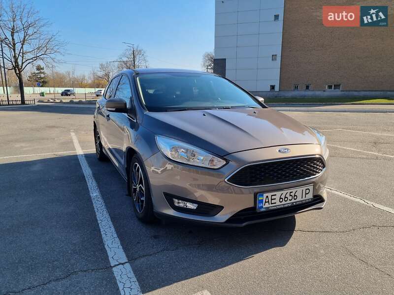 Хэтчбек Ford Focus 2015 в Днепре