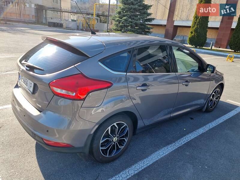 Хэтчбек Ford Focus 2015 в Днепре